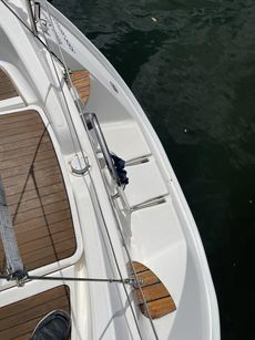 Beautifully maintained Dufour 32 Classic wheel steering shoal draft