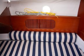 2002 Beneteau First 211 23