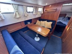 2001 Aquastar 38