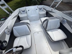 Bayliner 185 Bowrider  - Cockpit