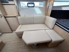 2024 Bavaria SR35HT 19