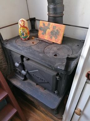 Cabin bread oven