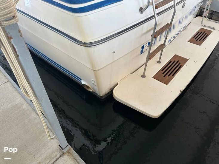 1986 Sea Ray 410 AFt Cabin