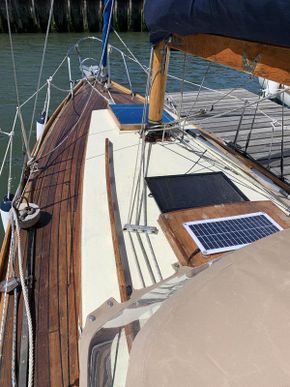 Medina Folkboat - Forward Decks