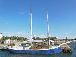 Two masted schooner Libelle