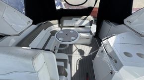 2017 Monterey 275 Sport Yacht 9