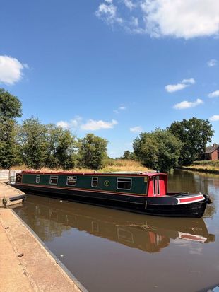 Black Woodpecker - A 60ft 2009 Alvechurch Boat Centres 8 berth cruiser