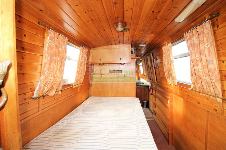 45ft Semi-Traditional stern