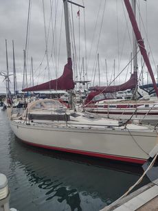 FIRST 32 SOLID CRUISING YACHT