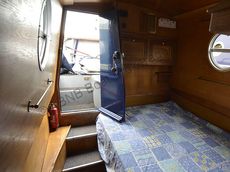 CLOUD 9 ~ 40ft cruiser stern with 2+2 berths