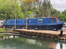 Widebeam boat 57ft x 10ft 2 bedroom