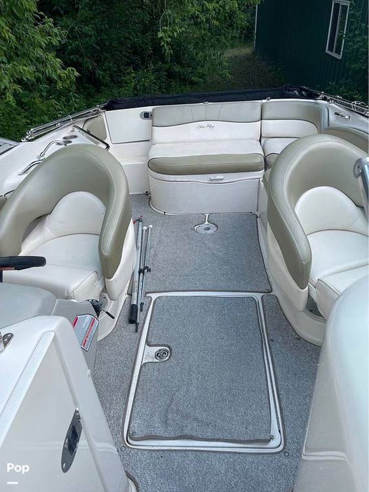 2005 Sea Ray 240 sundeck