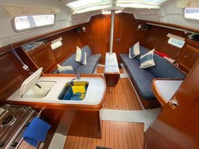 Beneteau Oceanis 323 Clipper  - Saloon