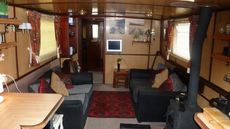 widebeam liveaboard houseboat (reduced)