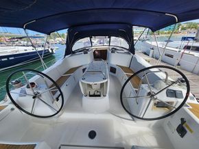 Jeanneau Sun Odyssey 44i  - Cockpit
