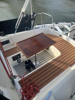 Jenneau Fantasia seating capacit