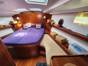 Beneteau Oceanis 523 Clipper  - Forward Cabin