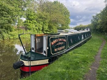 Stunning 57' Narrowboat (refitted)