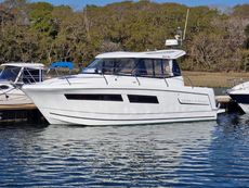 2014 Jeanneau Merry Fisher 855 Cruiser