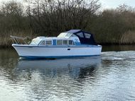 Bounty 27 Shaft drive Diesel river cruiser, Boat