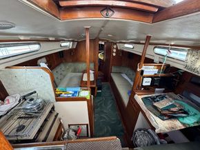 Sadler 32  - Interior