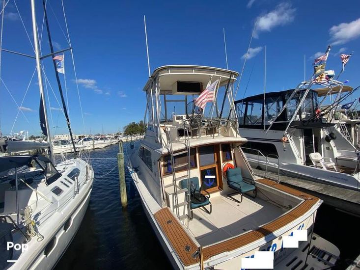 1990 Pacemaker 37 sportfish