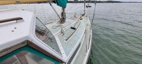 Foredeck & grab-rails