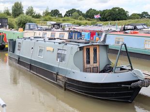 38ft Cruiser Stern with Wrap Around - Sail Away