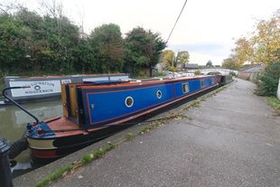 60' Liveaboard Newly Painted Narrowboat - &pound;45k