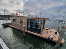 2022 Lotus Houseboat 12