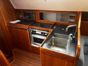 Southerly 38 Lifting keel  - Galley
