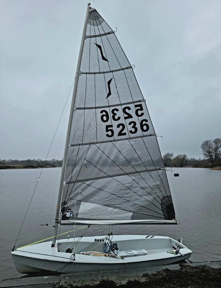 Solo dinghy
