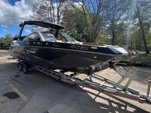 2023 Scarab 285 ID