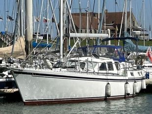 Beautiful 1999 NAUTICAT 42