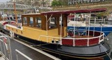 Easy to handle cruiser live-aboard, Center of Paris