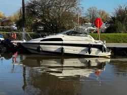 "MUTINY" 1991 Bayliner 2255 Ciera Sunbridge