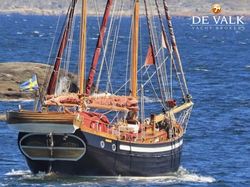 1979 Small sailing ship From Laso