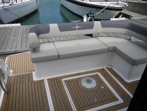 2016 Bavaria Sport 360 Coupe 4