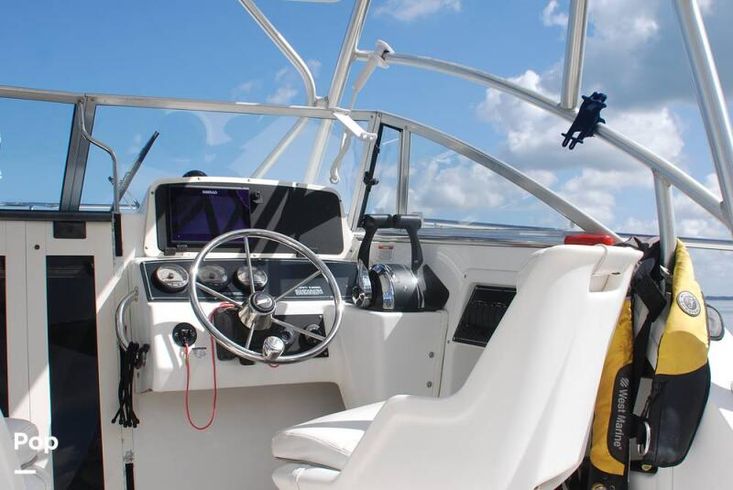 2000 Boston Whaler 235 conquest