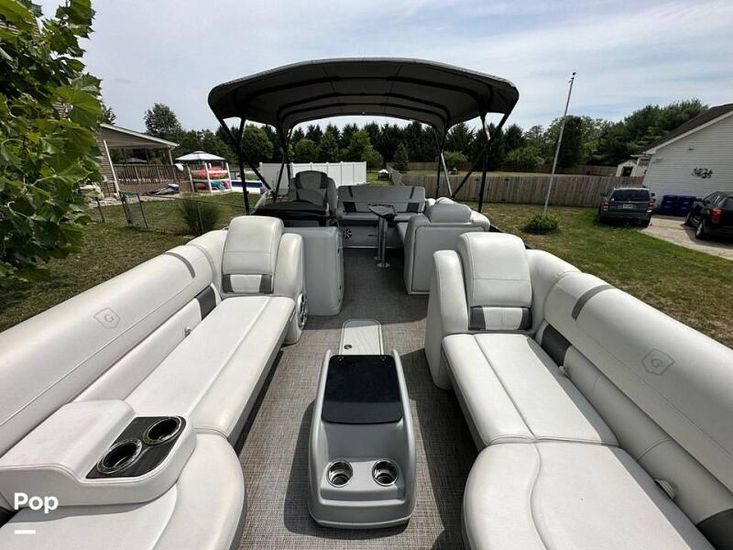 2017 Bimini aqua patio 255 sbc