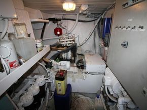 Astondoa 58 GLX  - Engine Room