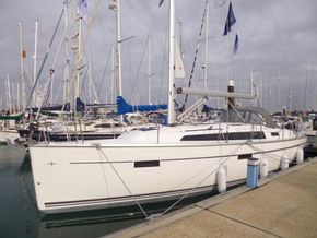 2025 Bavaria 37 Cruiser 15