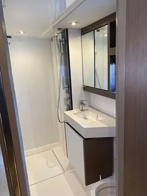 Modern bathroom on Leopard 53 Powercat 2021 yacht.