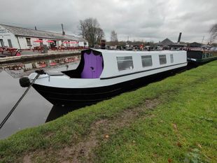 Tupile - 40 foot traditional stern narrow boat