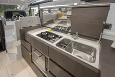 2023 Sealine C335