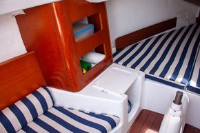 2002 Beneteau First 211 25