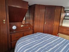 Motor Yacht Fairline Turbo 36 Aft Cabin Flying Bridge