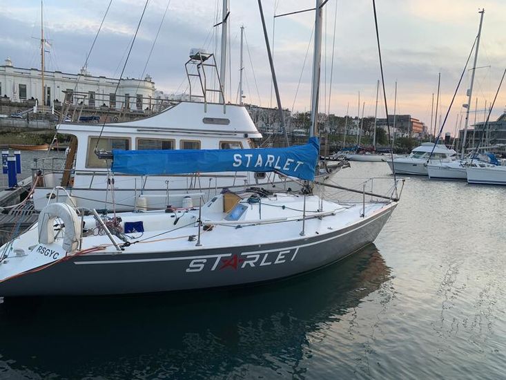 Hunter Formula 28