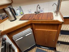 2000 Hardy Marine 32 Commander