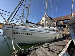 1993 Hunter Channel 323